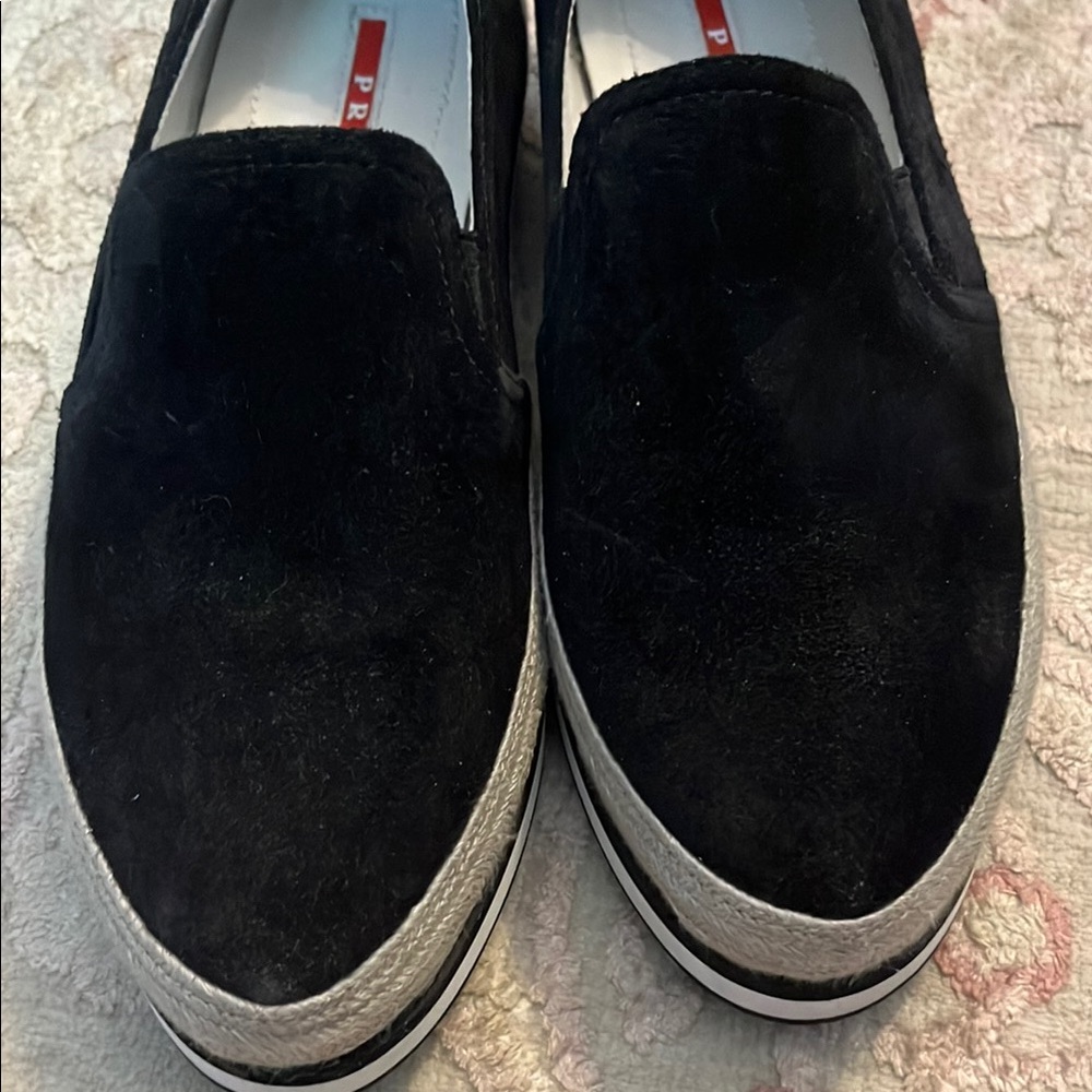 Prada Black Loafers Sleek Slip-On Design - Picture 2 of 6